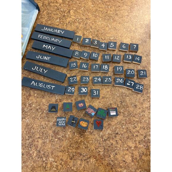 Vintage Teddy Bear Themed Perpetual Calendar Wood Wall Decor - Picture 2 of 6